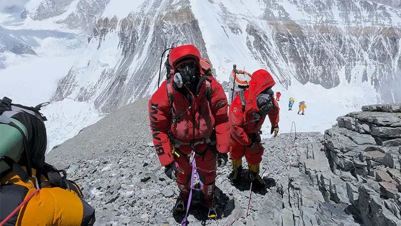 Mountaineers to Scale Everest with Tracking Chips